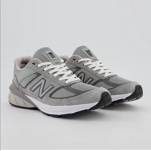 SOLD! New Balance 990v5